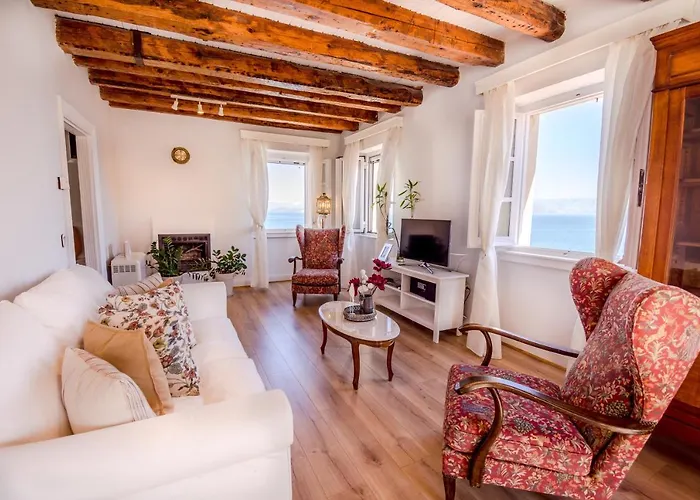 Lighthouse Apartment